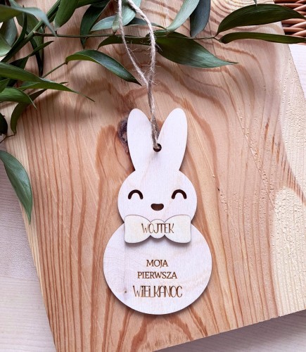 zajączek z muszką zawieszka wielkanocna z personalizacją