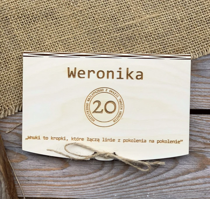 drewniana koperta na pieniądze
