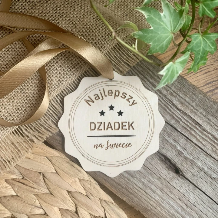 medal drewniany najlepszy dziadek na świecie