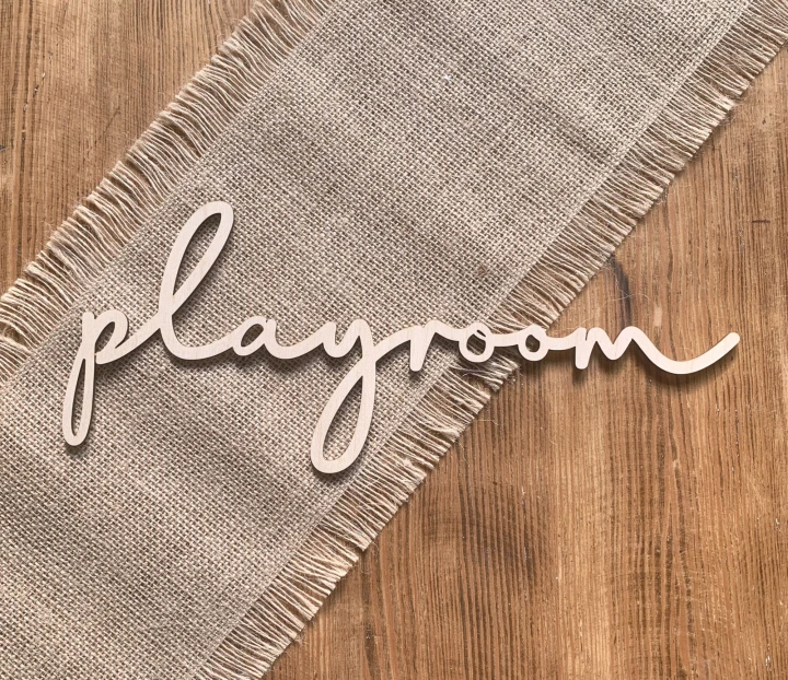 playroom drewniany napis na ścianę