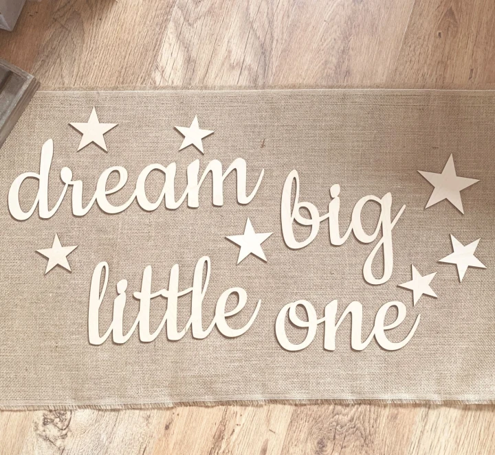 napis drewniany dream big little one cookie