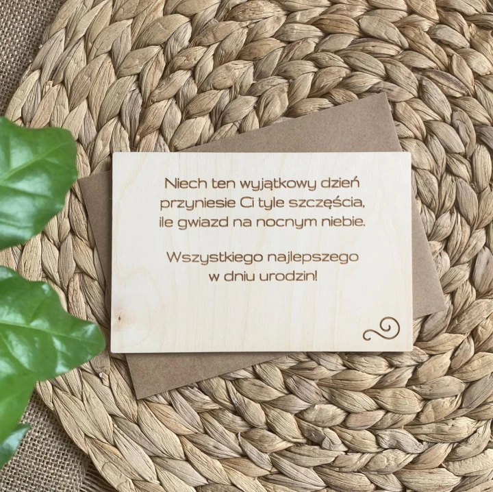 pocztówka drewniana babeczka