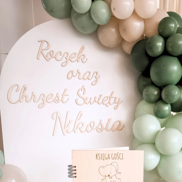 napis drewniany na ścianę Roczek oraz Chrzest Święty Nikosia, drewniana dekoracja na roczek i Chrzest Święty