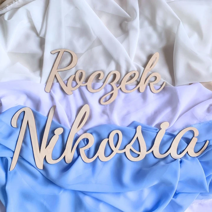 napis drewniany na ścianę Roczek Nikosia, drewniana dekoracja na roczek
