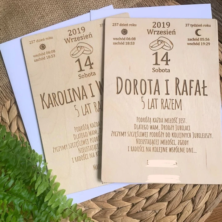 drewniana kartka z kalendarza na 5 rocznicę ślubu