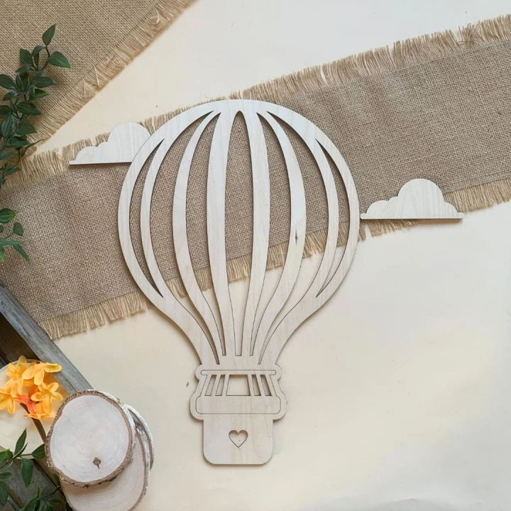 drewniana dekoracja ścienna do pokoju dziecka, drewniana naklejka balon z chmurkami