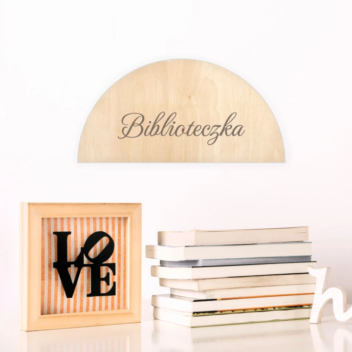 napis grawerowany biblioteczka