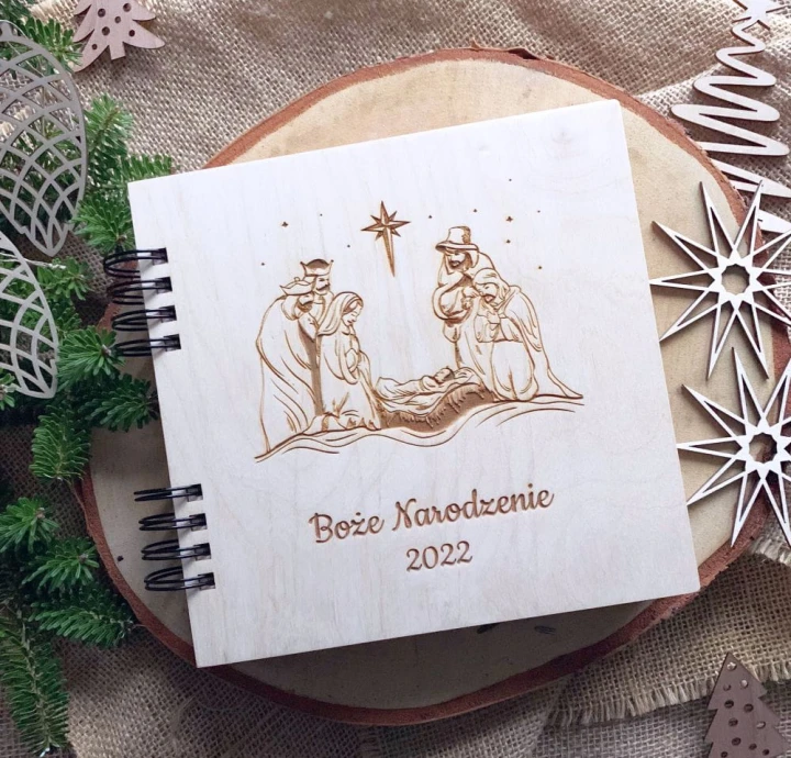 album na zdjęcia z drewnianą okładką Trzej Królowie