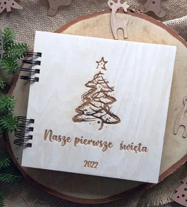 drewniany album na zdjęcia świąteczne