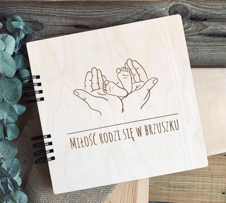 album ciążowy miłość rodzi się w brzuszku