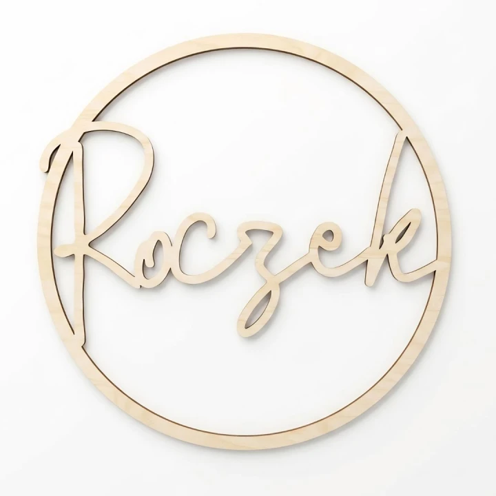 Drewniany ring z napisem Roczek wykonany ze sklejki 3 mm