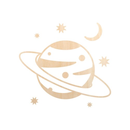 Drewniana dekoracja ścienna ze sklejki przedstawiająca planetę z pierścieniami w otoczeniu wyciętych gwiazdek i księżyca.