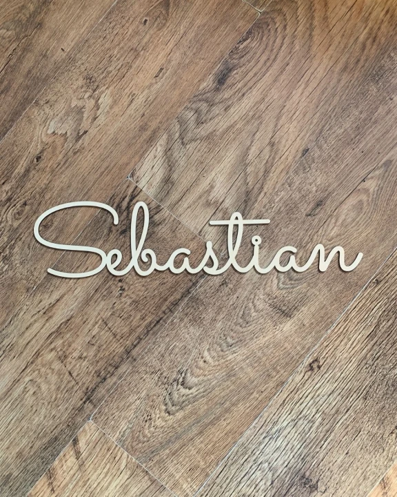 drewniane imię na ścianę Sebastian