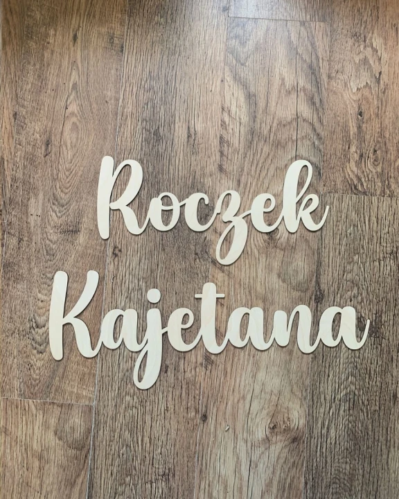 napis drewniany Roczek Kajetana dekoracja na roczek