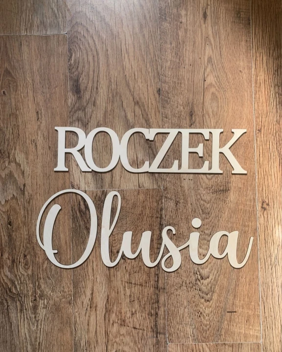 dekoracja na roczek drewniany napis Roczek Olusia